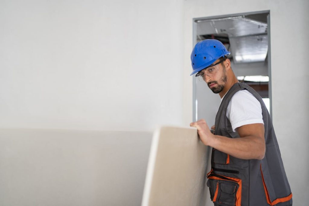 medium-shot-man-wearing-safety-helmet